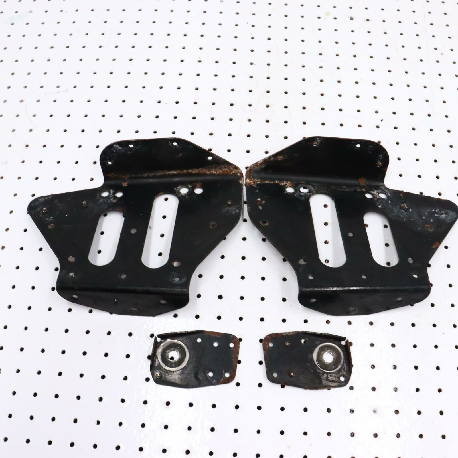 2007 POLARIS IQ 600 REAR SUSPENSION MOUNTING BRACKETS FRONT REAR 5249613 5249612