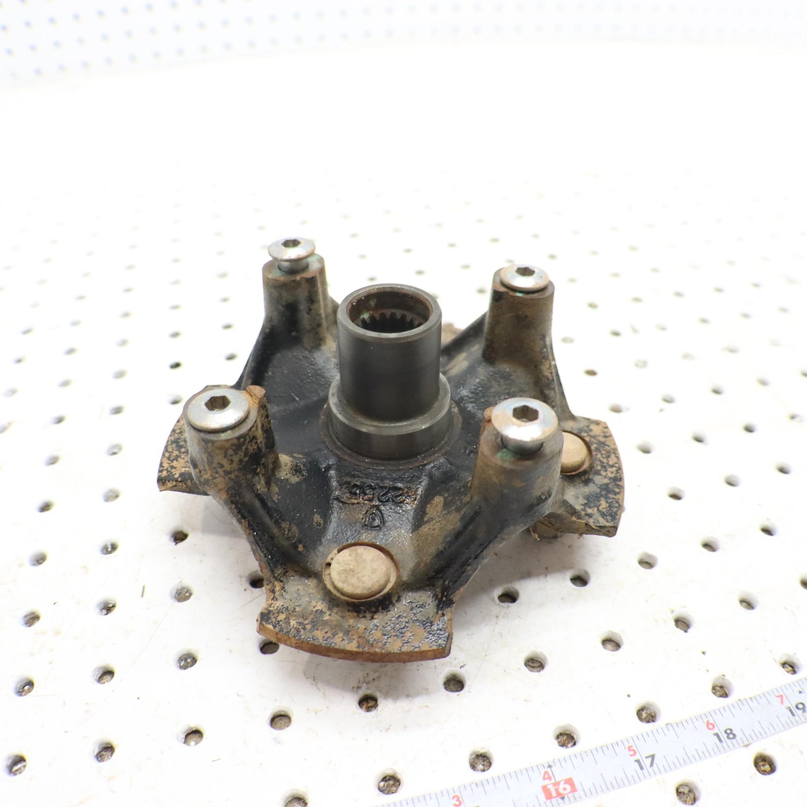 2016 SUZUKI KING QUAD 500 WHEEL HUB FRONT 54110-31G00; 54110-31G10