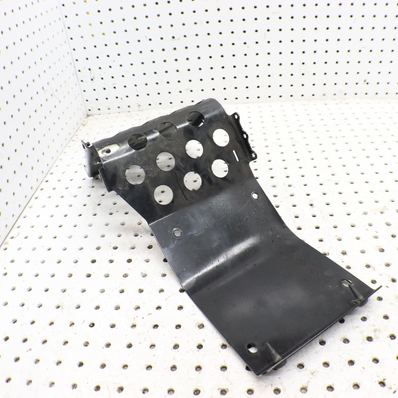 2005 ARCTIC CAT SABERCAT 600 LEFT FOOT HOLDER REST STAY FOOTREST WELL 2706-551